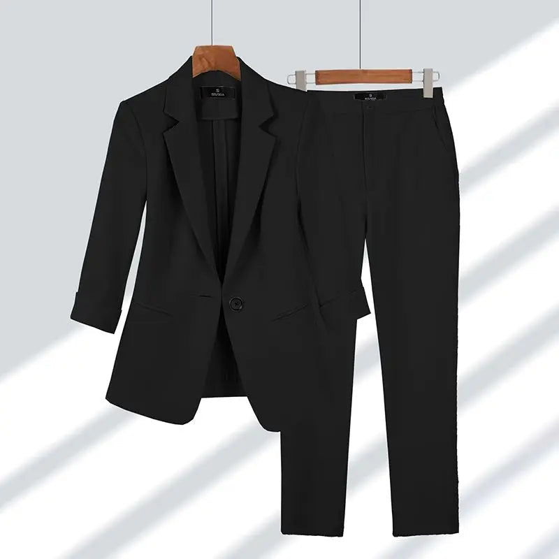 Clara | Eleganter Damenanzug Schwarz mit Blazer festlich 1